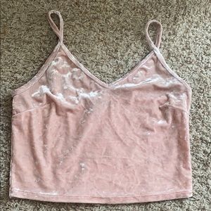 Súper cute pink cropped tank
